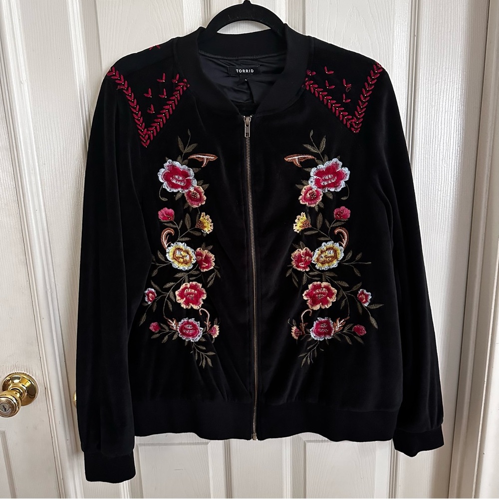 Torrid Embroidered Floral Embellished Bomber Jacket Size 2